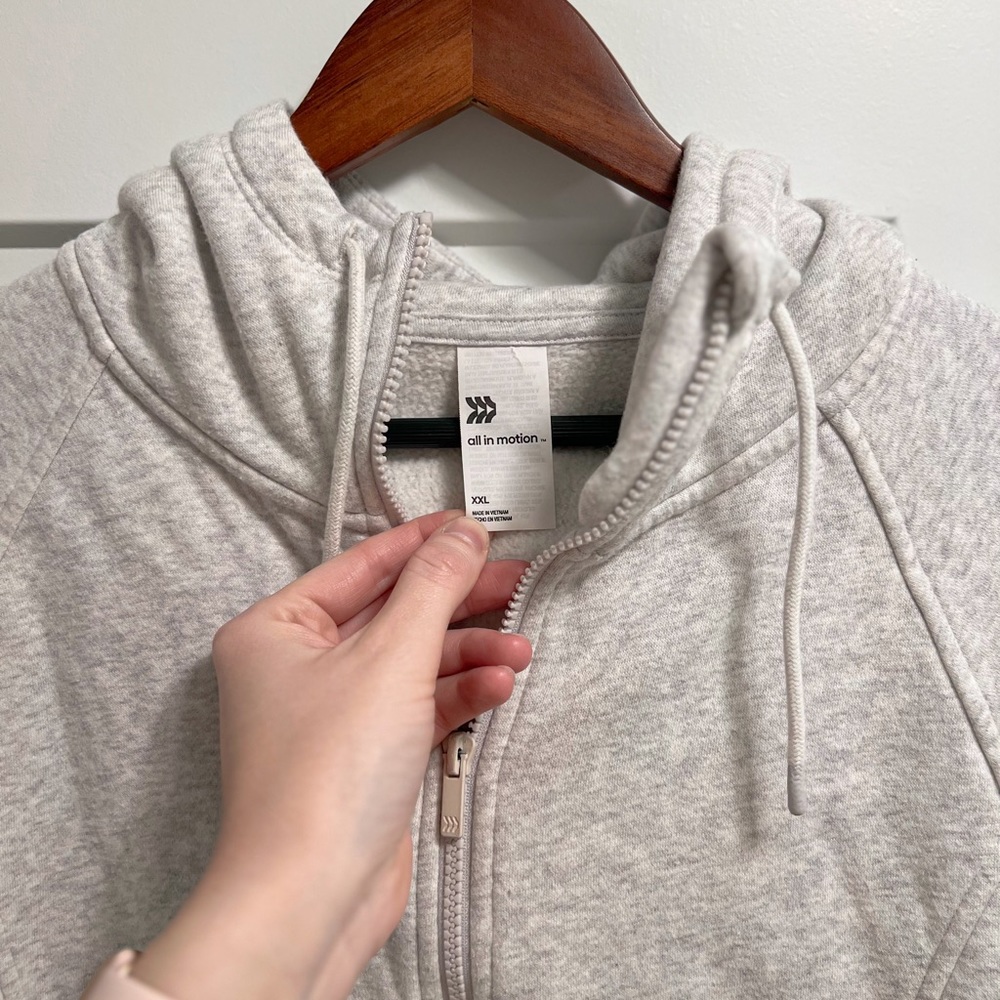 Women's zip up